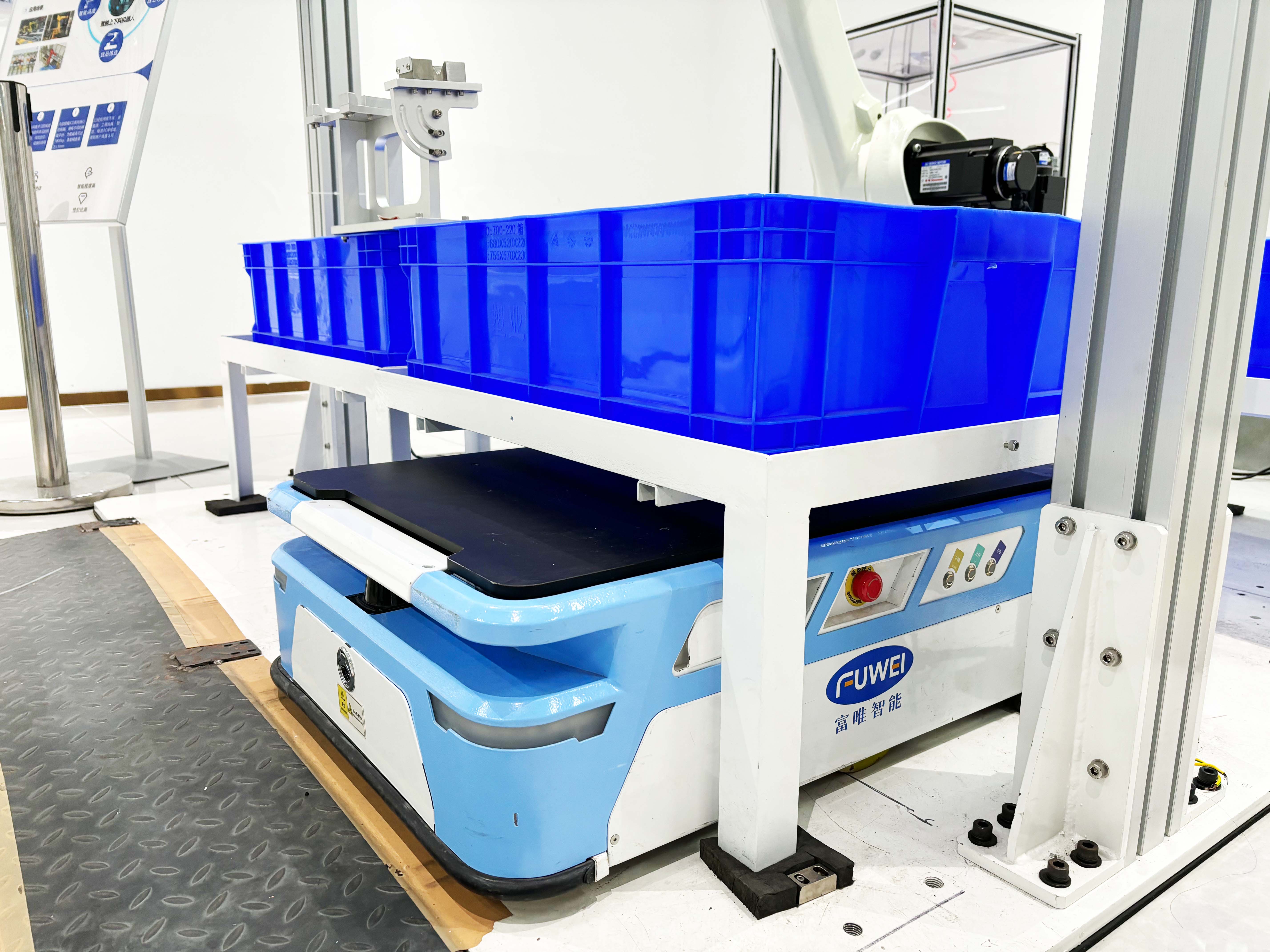 提升效率与安全：和面机智能转运机器人推动食品行业智能化